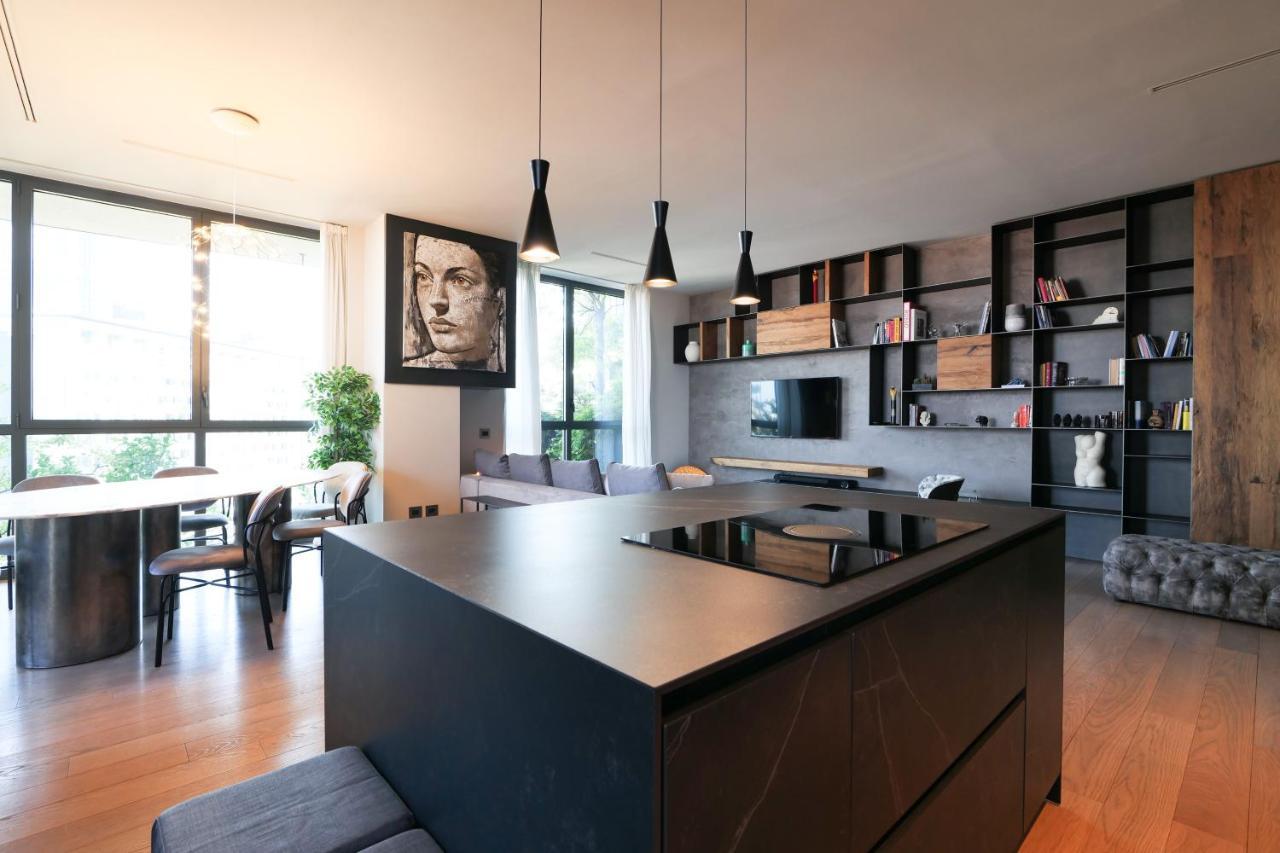 Appartamento Luxury In Bosco Verticale Isola Milano